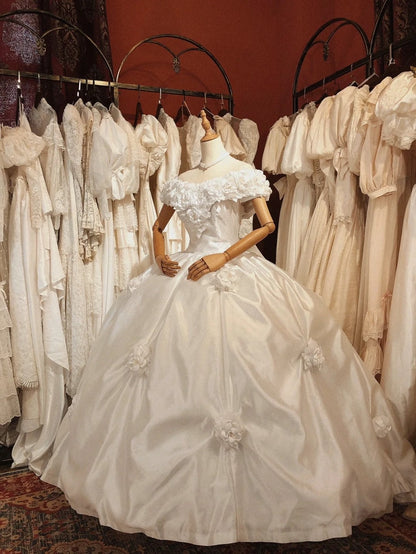 Elegant Wedding Dress Off Shoulder Floral Pleated Wedding Dress  D4390