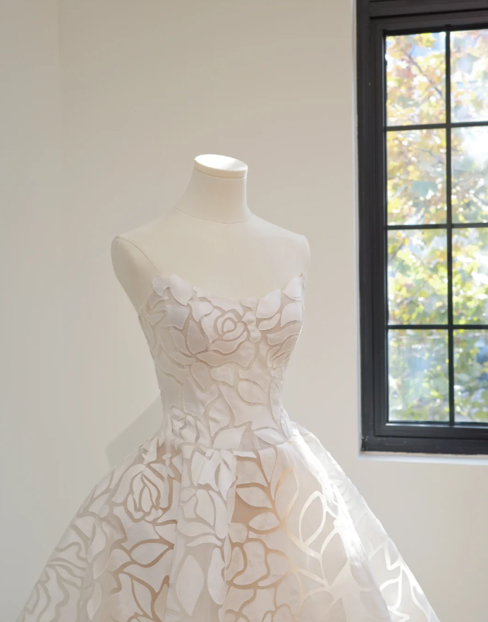 Classy White Strapless Rose Petals Bridal Dress Long Wedding Dress D2149