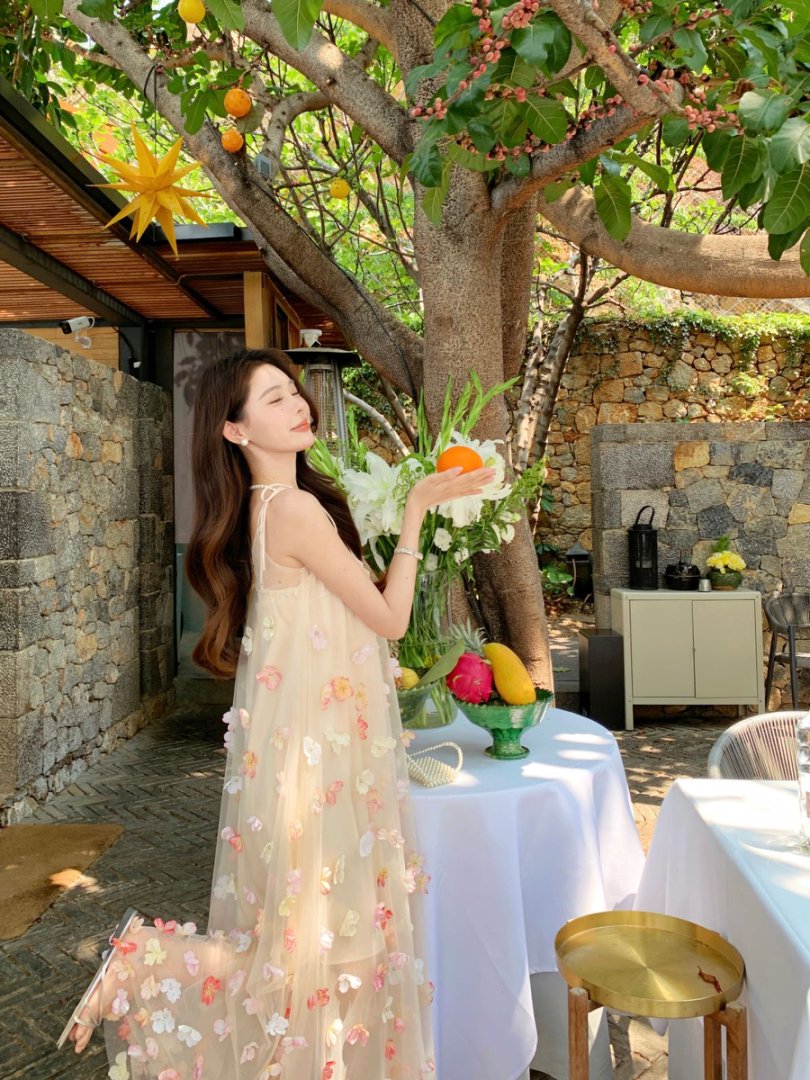 Beautiful small skirt loose A-line long skirt holiday style flower suspender dress R0693