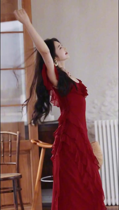Retro red one-shoulder suspender dress high-end temperament beach dress R0774