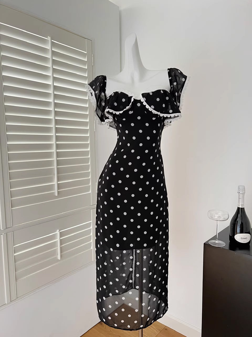 Tea break French retro polka dot dress 2025 new holiday slim temperament long dress R0041