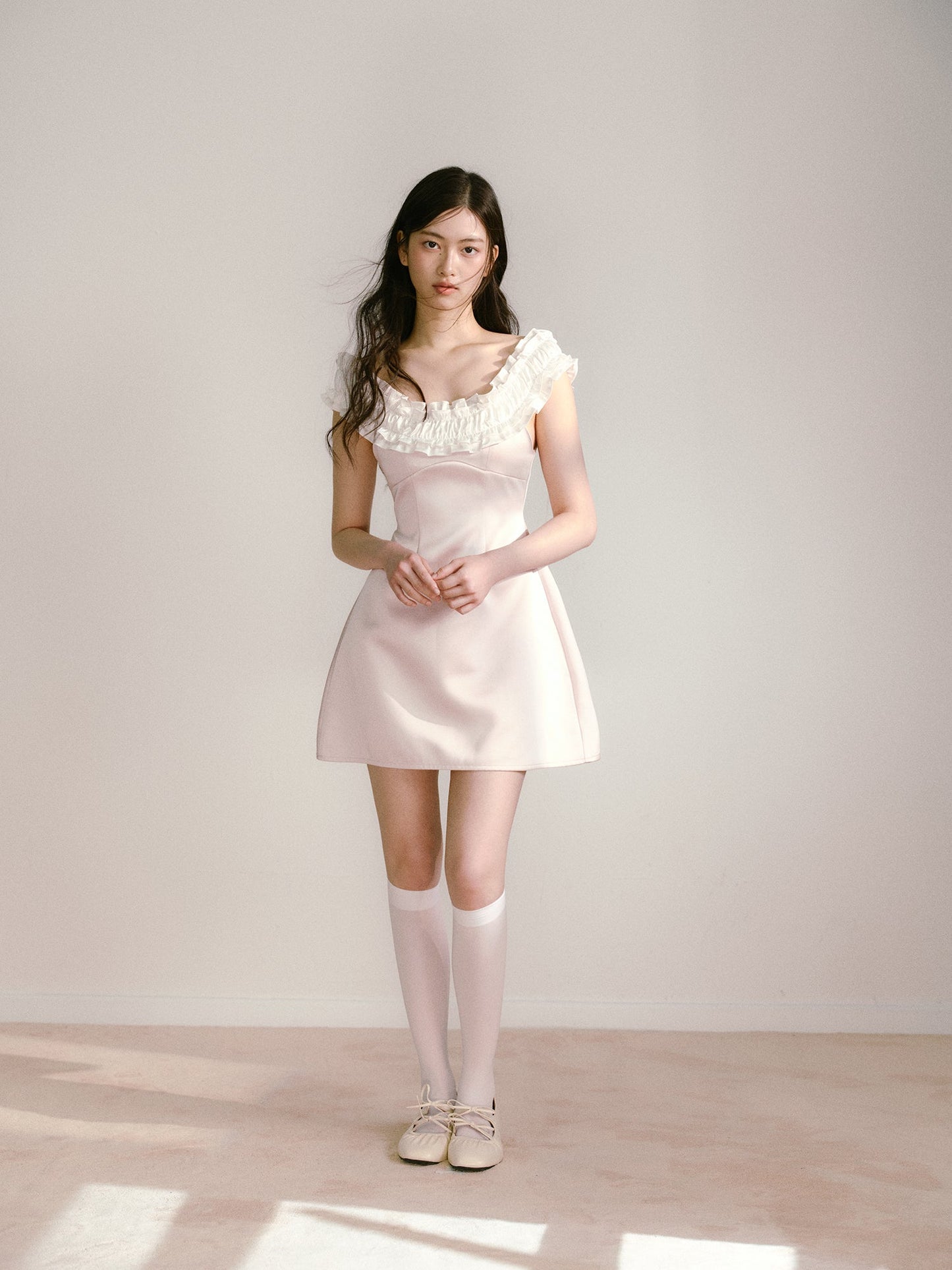 Pink satin with white ruffled edge contrasting one-shoulder waist dress R5132