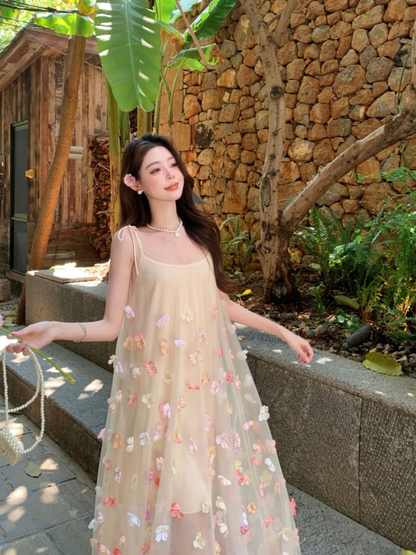 Beautiful small skirt loose A-line long skirt holiday style flower suspender dress R0693
