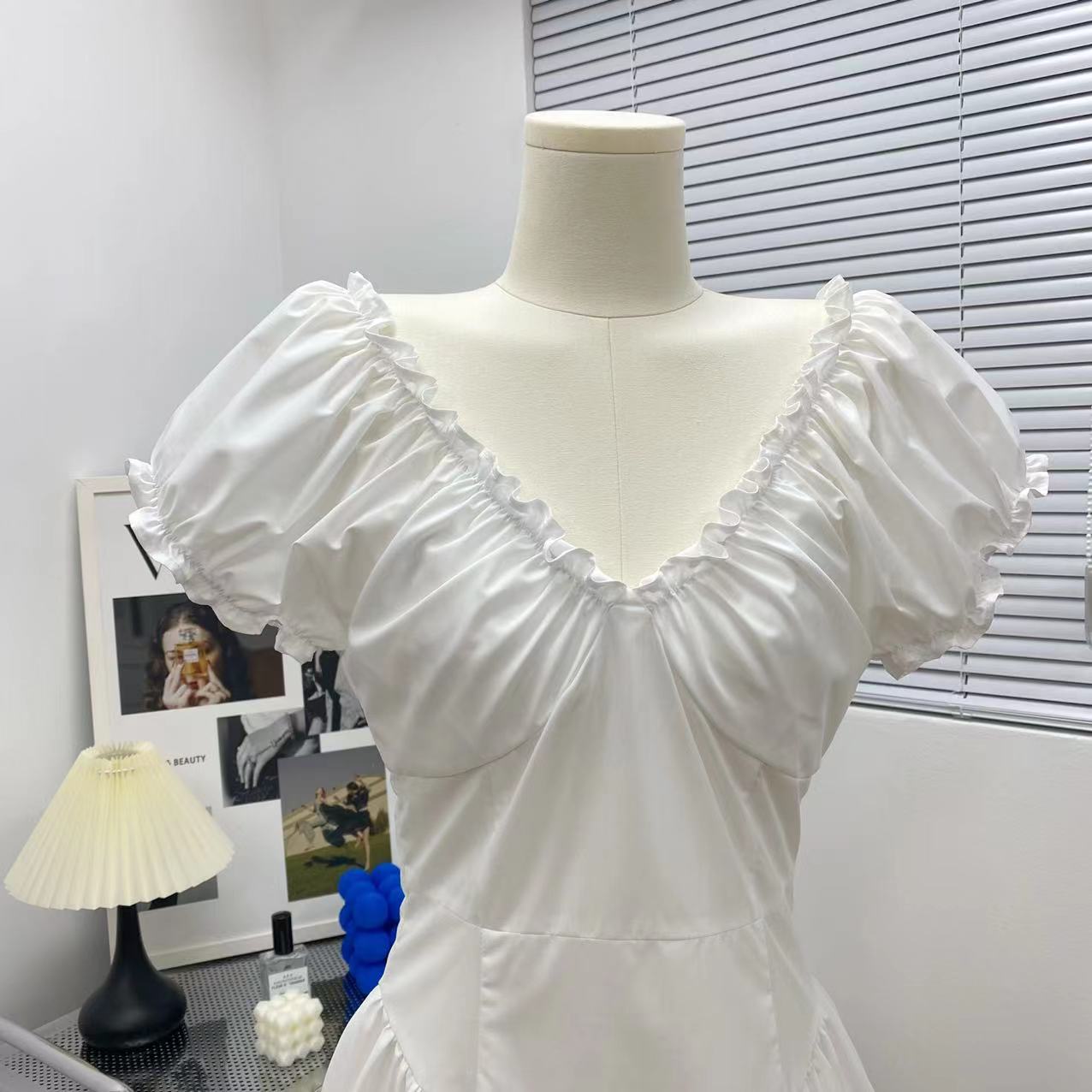 Tea break French style white pleated dress new style high-end waist slimming sweet princess dress R0153