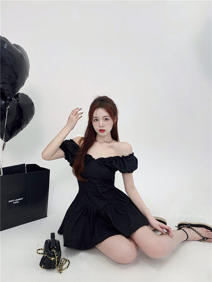 Tea break French pleated dress 2025 new waist slim Hepburn style little black dress R0152