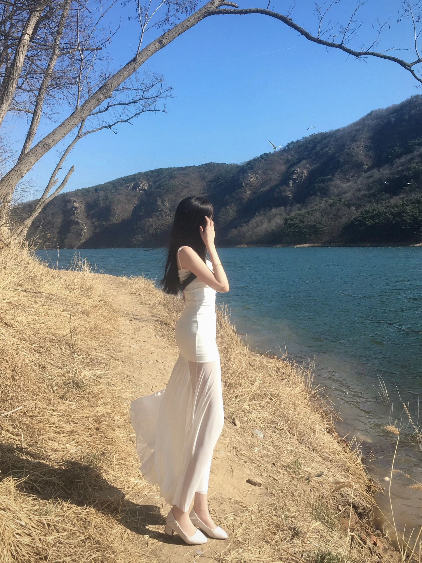 White suspender dress 2025 new beautiful waist hip skirt R0555