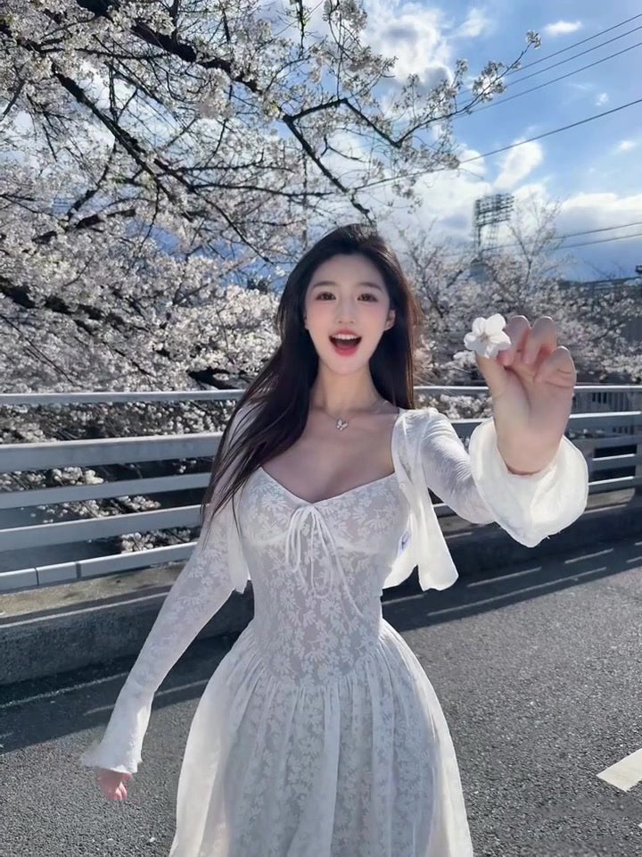 Gentle white moonlight suspender dress beautiful waist A-line long skirt R0718