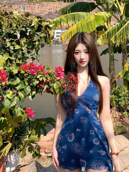 V-neck blue floral suspender dress shows figure and waist A-line short skirt R0522