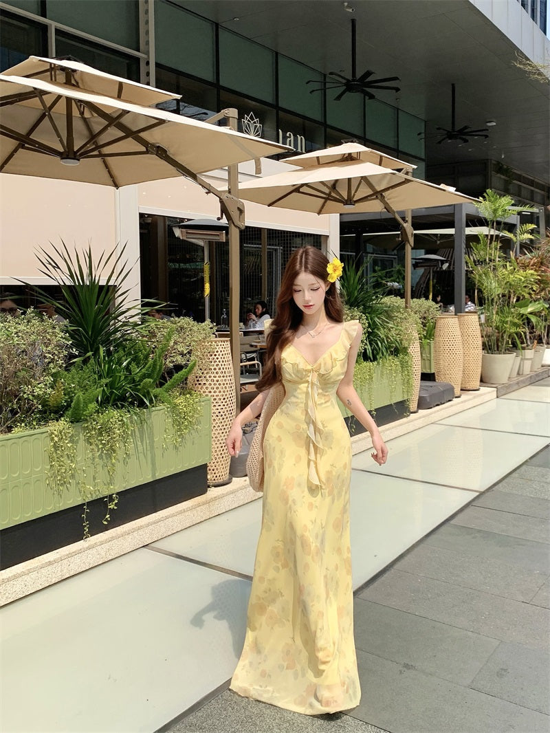 Yellow v-neck floral dress with ruffles, beautiful and unique waist-hugging hip skirt R0500