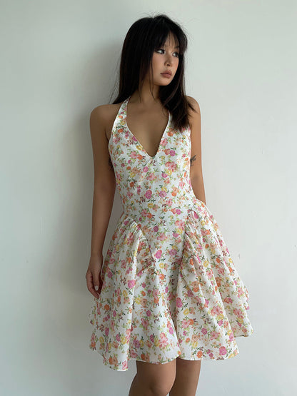 French pastoral style retro V-neck small floral print halter dress sexy backless puffy short skirt R3087