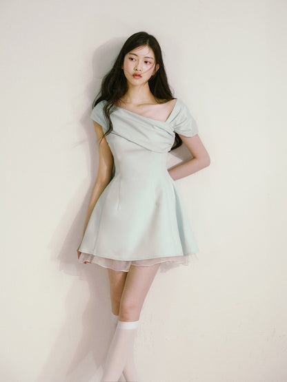 Mint green one-shoulder dress Qianjinfeng niche design unique beautiful waist skirt R5128