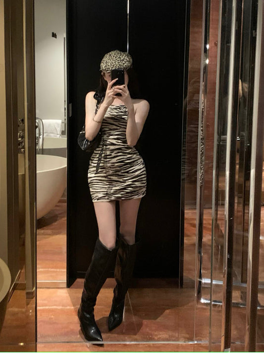 Spring Retro Halter Neck Pleated Backpack Hip-revealing Suspender Dress Women's Short Skirt R3148