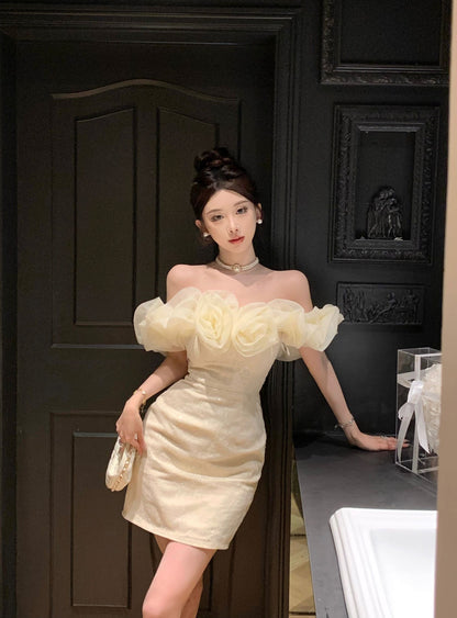 Sexy off-the-shoulder dress, high-end design, slim waist, slimming and hip-hugging dress R3791