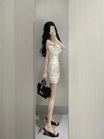 Off-shoulder polka dot dress, sexy and figure-hugging date dress R0557