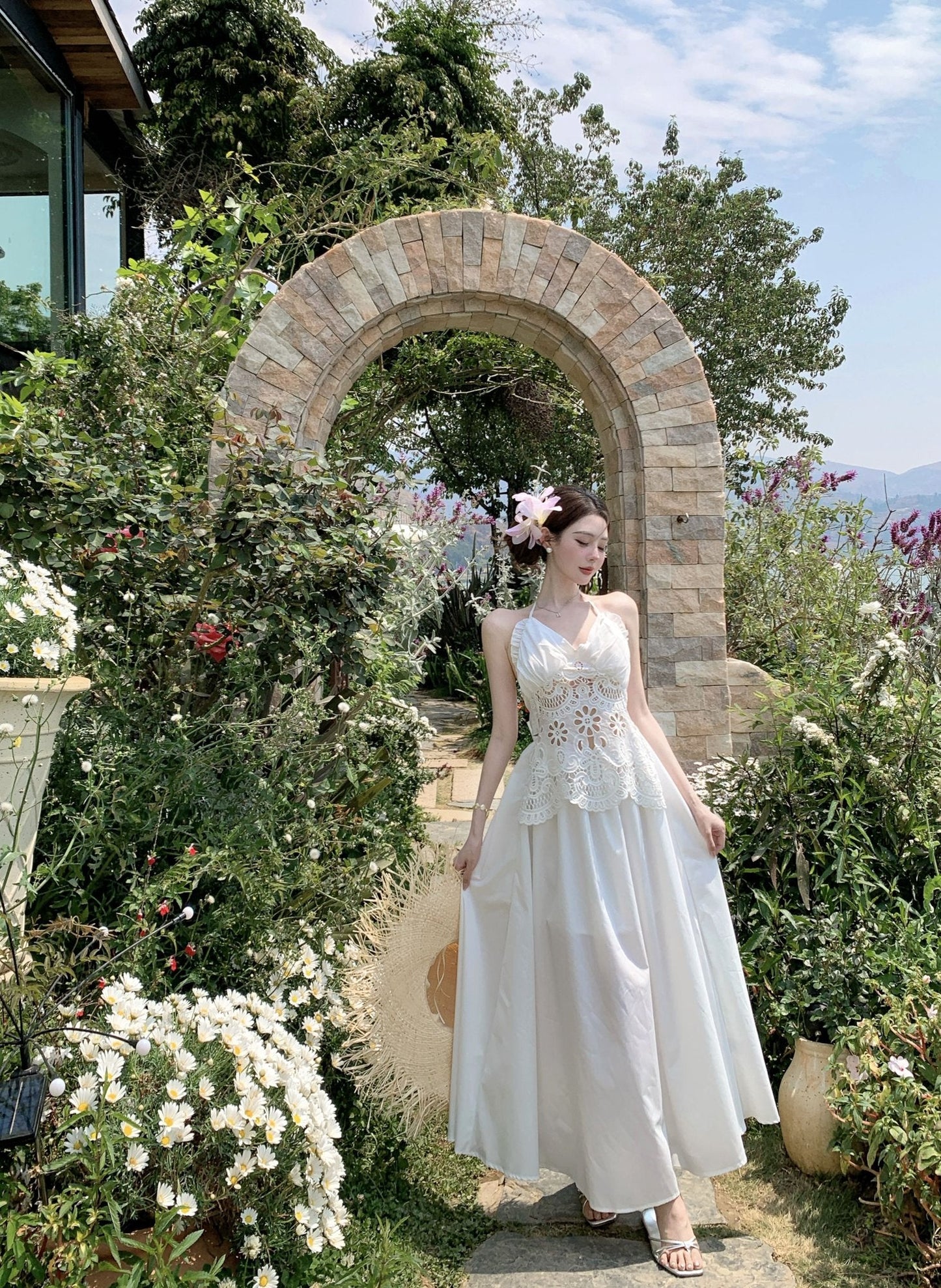 Temperamental high-end dress gentle style beautiful embroidered dress R0648