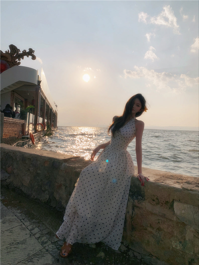 Small v-neck halter neck polka dot long dress with backless herringbone waist R0549