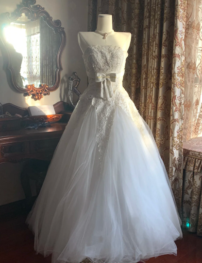 Pretty Strapless Tulle Appliques Beaded Long Wedding Dress D1720