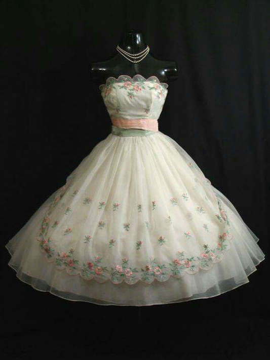 Pretty Tulle Appliques A Line Short Prom Dress Strapless Formal 7th Grade Homecoming Dress S828