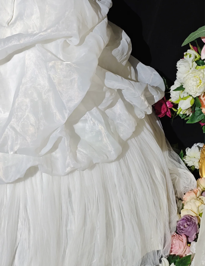 Pretty White Strapless Ball Gown Tulle Pleated Beaded Long Wedding Dress Bridal Dress