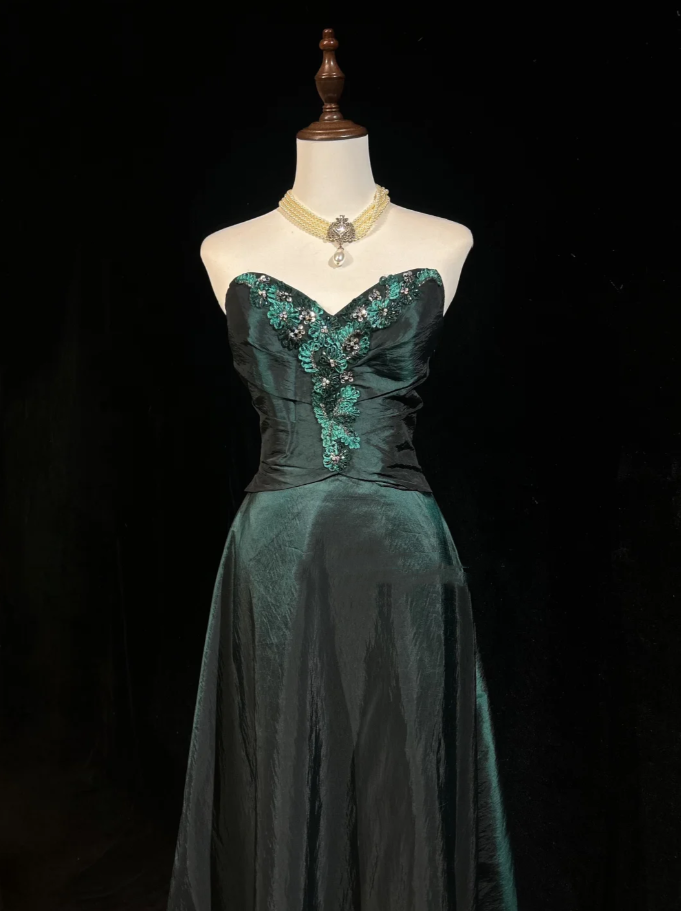 Unique Sweetheart Neck Green Satin Beaded Appliques A Line Wedding Guest Dress Long Birthday Party Dress Evening Gown