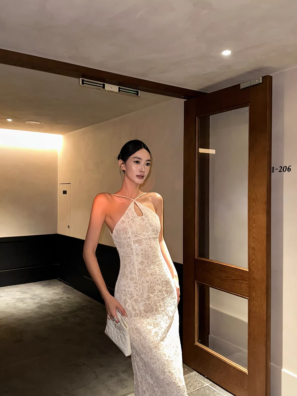 Glamorous Beige Sleeveless Lace Mermaid Slit Long Evening Dress Formal Birthday Party Gown