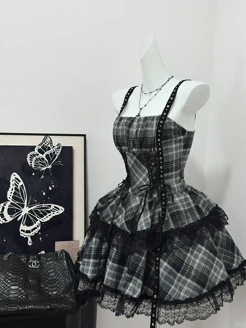 Vintage Black Plaid Design A-line Mini 15th Birthday Party Dress Tiered Homecoming Dress D1522