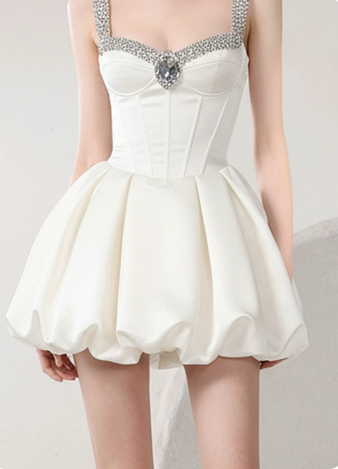 Elegant Homecoming Dress Spaghetti Strap Rinestone Pleated Prom Dress Back to School Outfits Party Dress  D6244