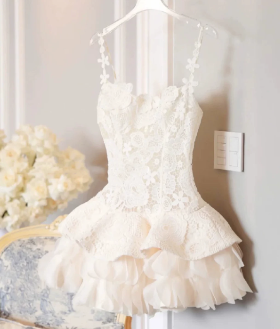 Chic Homecoming Dress Spaghetti Strap Cascade Lace Prom Dress Back to School Outfits Party Dress  D6280