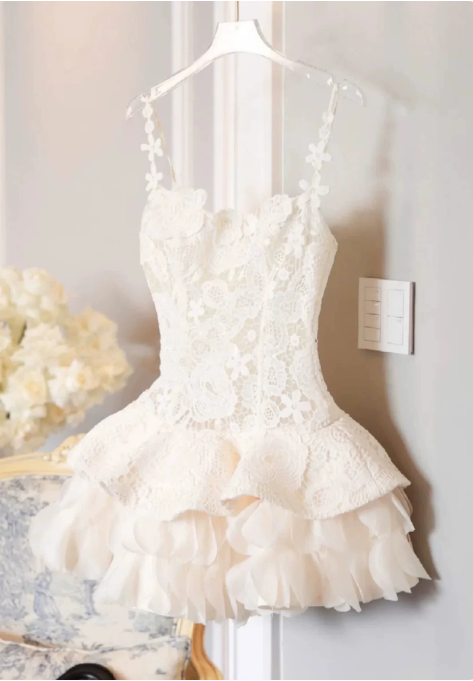 Chic Homecoming Dress Spaghetti Strap Cascade Lace Prom Dress Back to School Outfits Party Dress  D6280