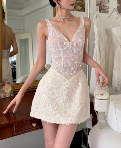 Pretty Homecoming Dress V Neck Applique Prom Dress Back to School Outfits Party Dress  D6322