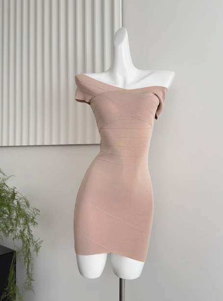 Cross-knitted dress, one-shoulder design, hip skirt, slim fit, ice silk short skirt R0266