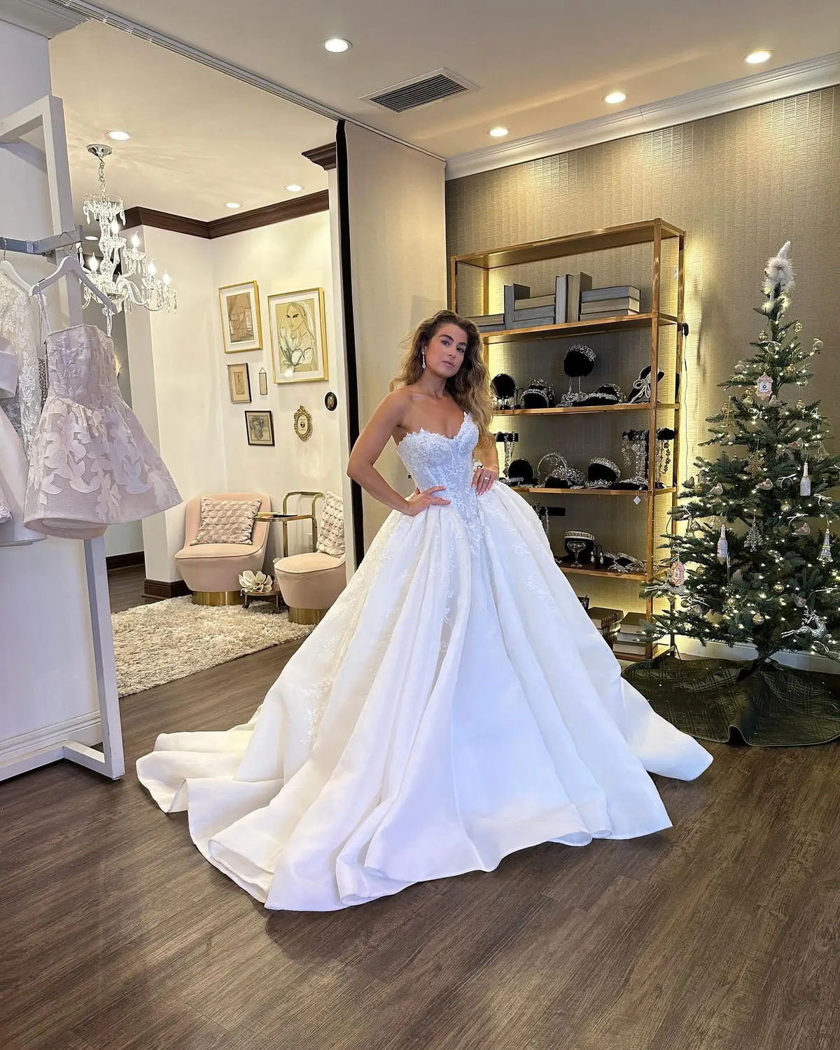 A line Wedding Dress Sweetheart Bridal Gowns Lace Appliques Bride Dresses
