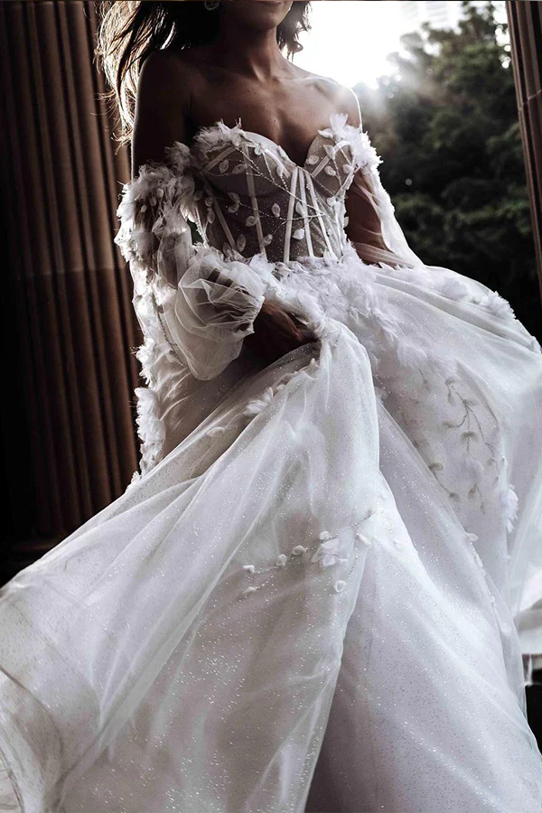 MODERN SWEETHEART SLEEVELESS WEDDING DRESS WHITE 3D FLORAL LACE BRIDAL GOWN