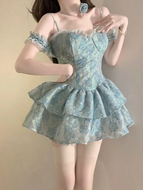 Retro Light Blue Floral Spaghetti Strap Design A-line Mini 16th Birthday Party Dress Tiered Homecoming Dress D1520