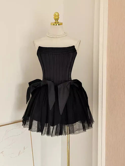 Retro Black A-line Strapless Lace-up Homecoming Dresses Short Satin 16th Birthday Dress D1531