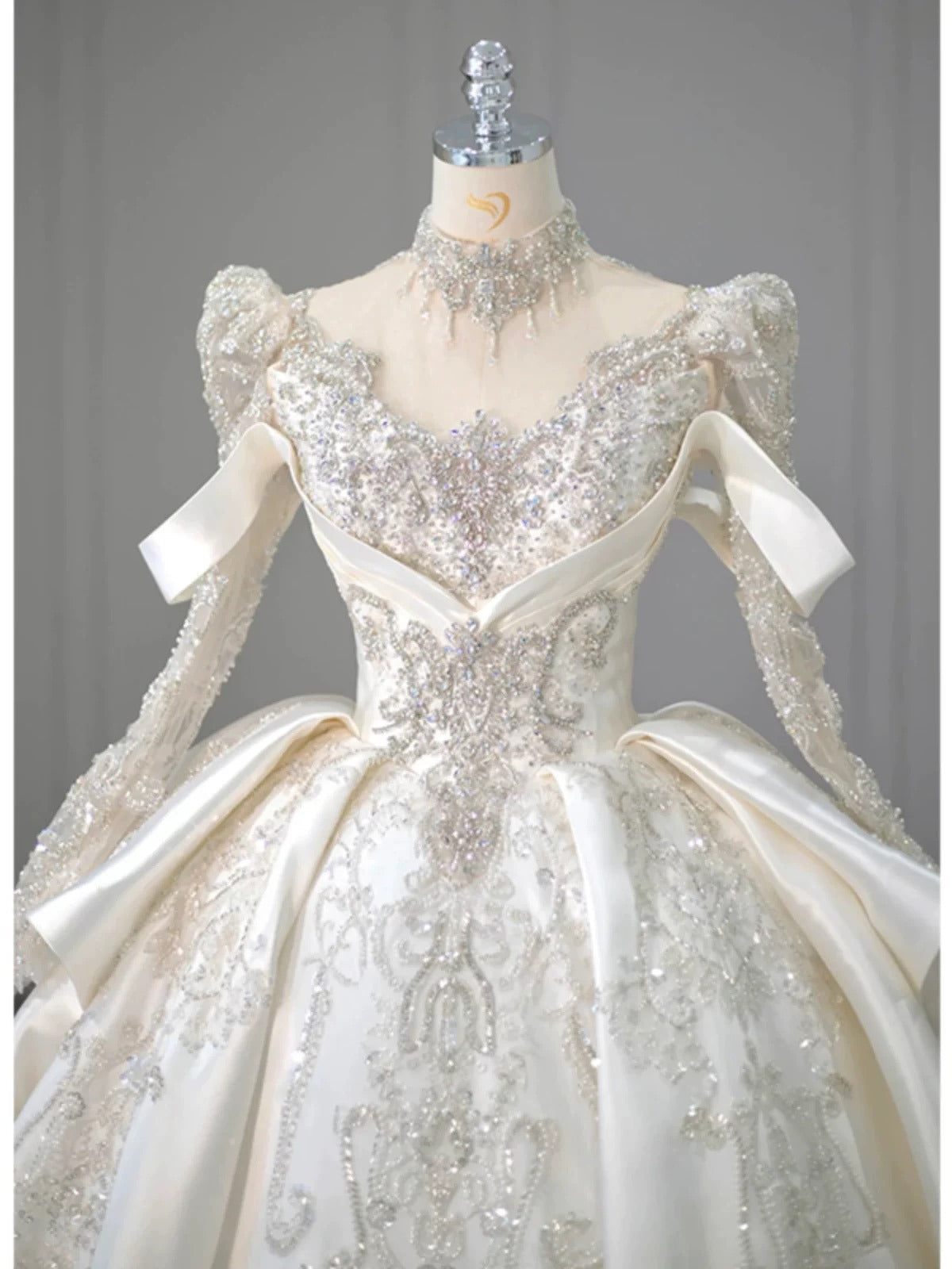 Luxury Ball Gown High Neckline Long Sleeves Sequin White Wedding Dresses Brides Dress