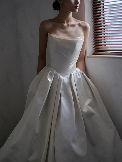 Unique Ball Gown Strapless Neckline Long White Satin Wedding Dresses