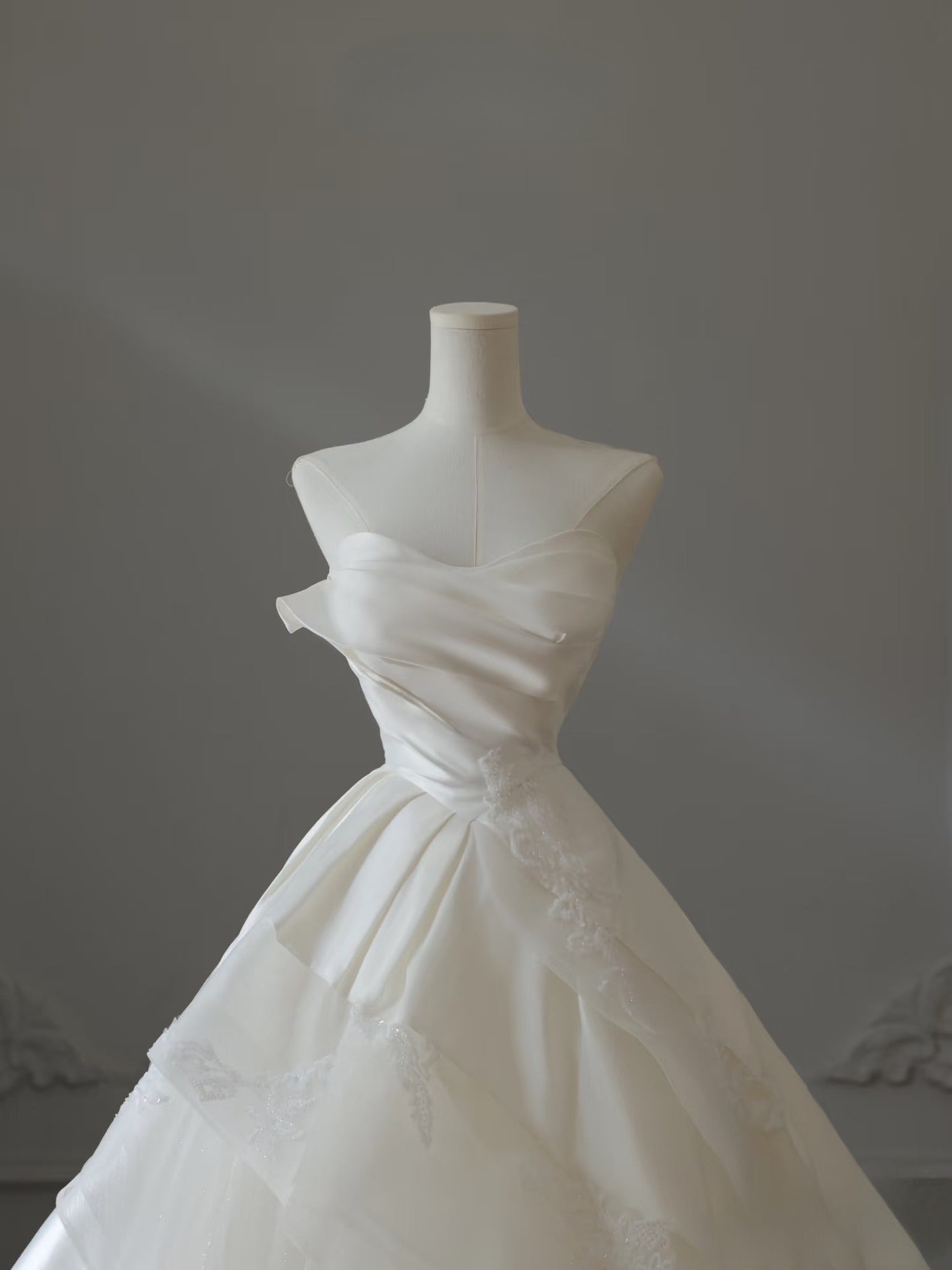 Timeless Ball Gown Sweetheart Tulle White Wedding Dresses Brides Dress