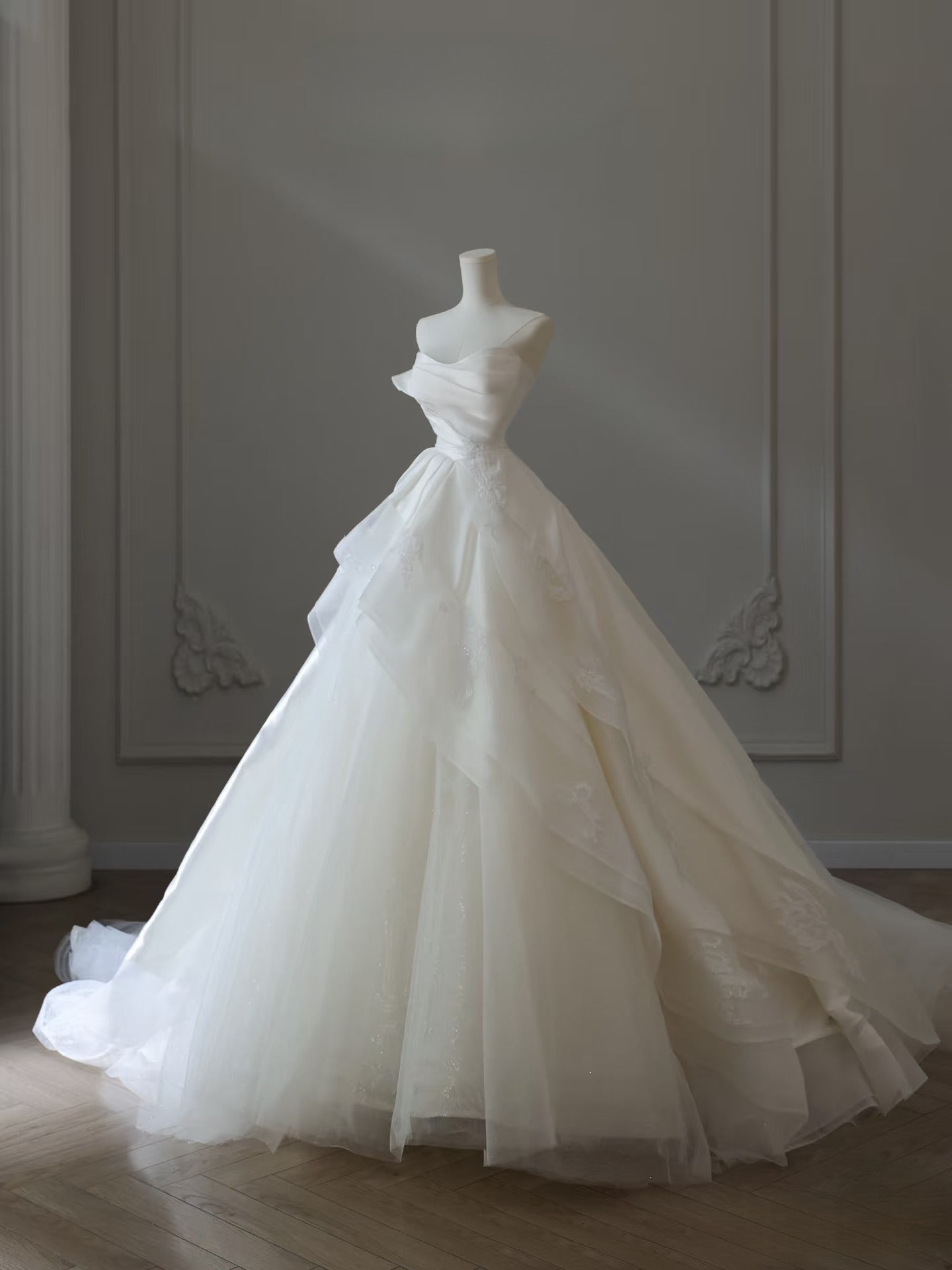 Timeless Ball Gown Sweetheart Tulle White Wedding Dresses Brides Dress
