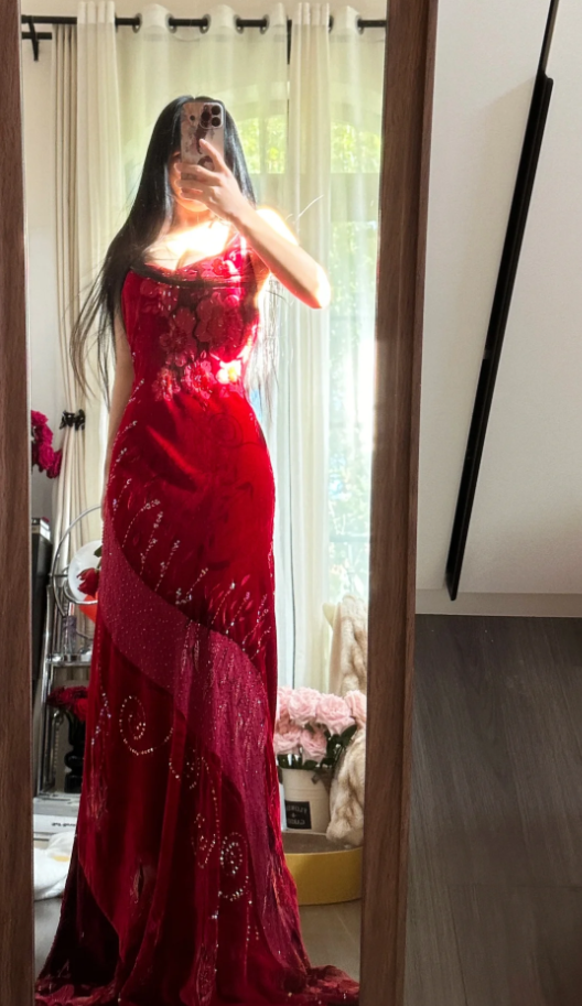 Unique Red Spaghetti Straps Velvet Sequin Mermaid Evening Dress Long Party Dresses D2302