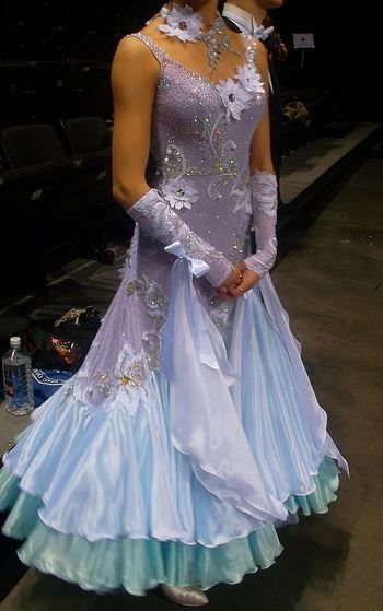 Pretty Spaghetti Straps Lavender Satin Beaded Appliques Layered Mermaid Evening Dress Long Birthday Party Dress D1950