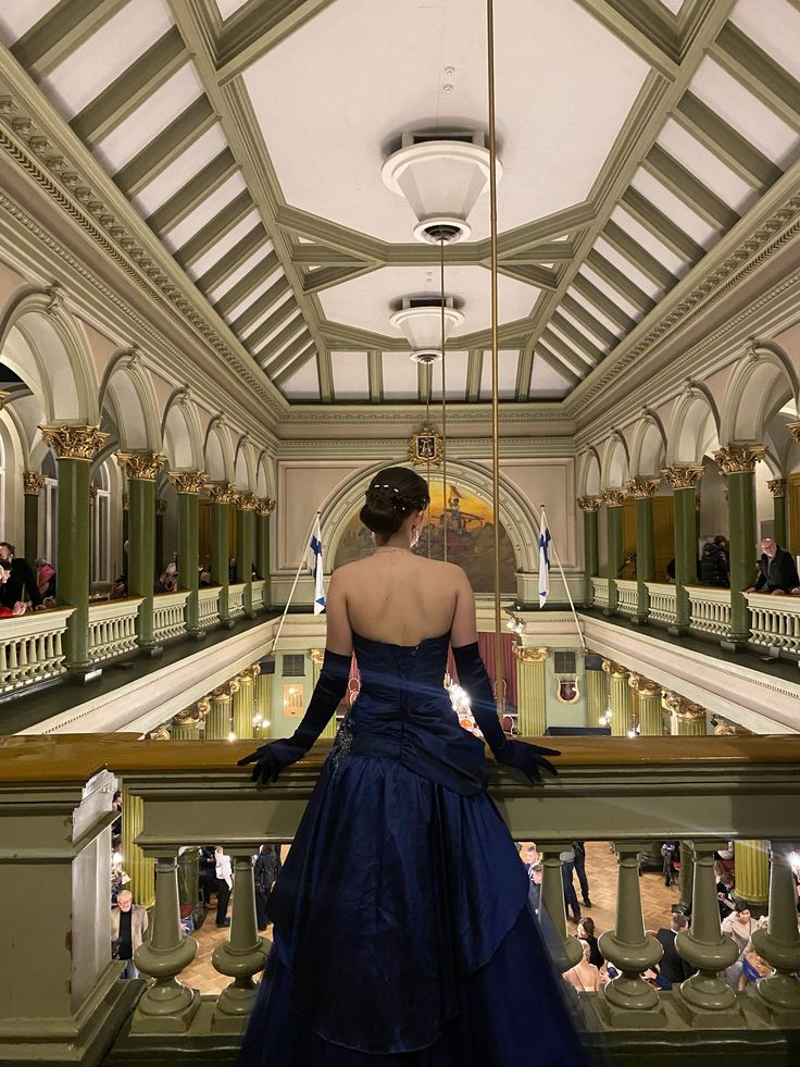 Gorgeous Navy Blue Strapless Satin Pleated Beaded Long Party Dress Evening Gown With Gloves