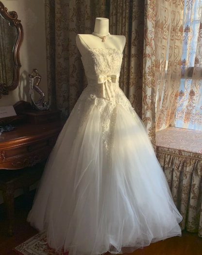 Pretty Strapless Tulle Appliques Beaded Long Wedding Dress D1720