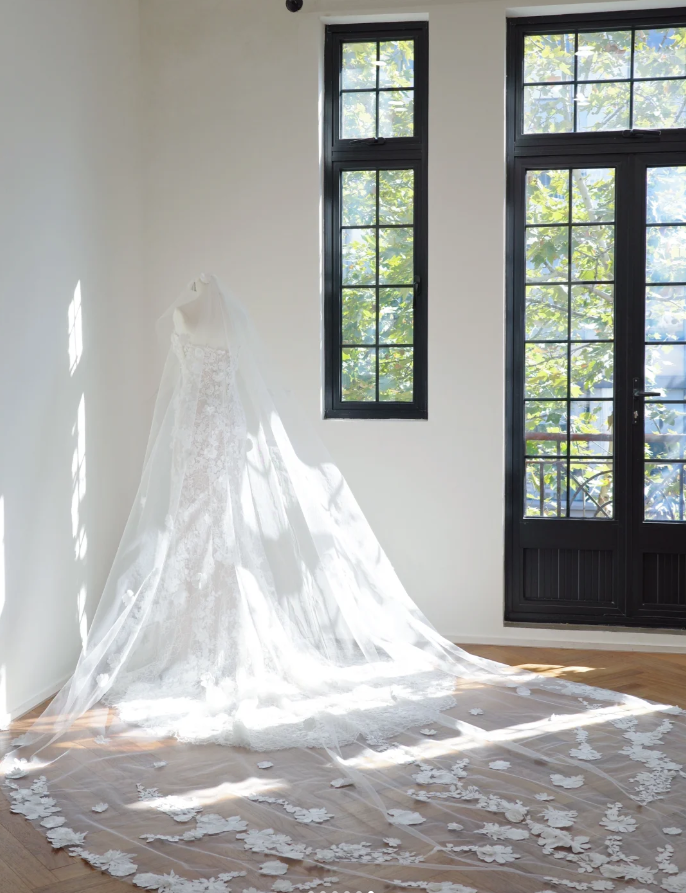 Charming White Strapless Lace Floral Mermaid Long Wedding Dress Formal Bridal Dress D2152