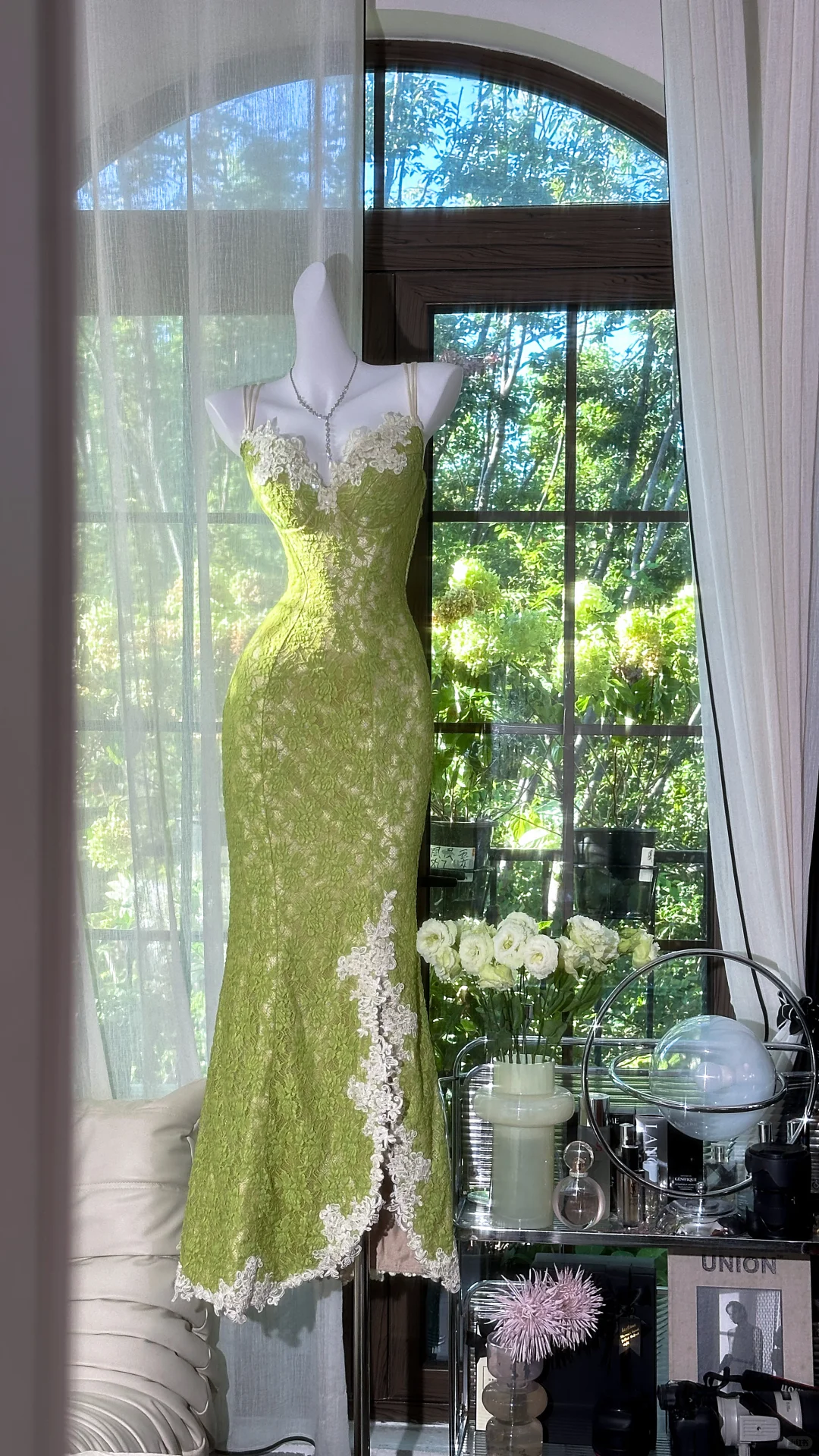 Vintage Spaghetti Straps Green Lace Appliques Slit Mermaid Prom Gown Long Party Dress