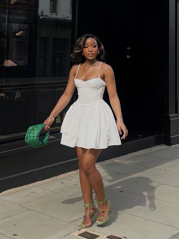Cute Ball Gown Straps White Summer Short Homecoming Dress Hoco Dress Mini 18th Birthday Outfit Cocktail Dresses W0339