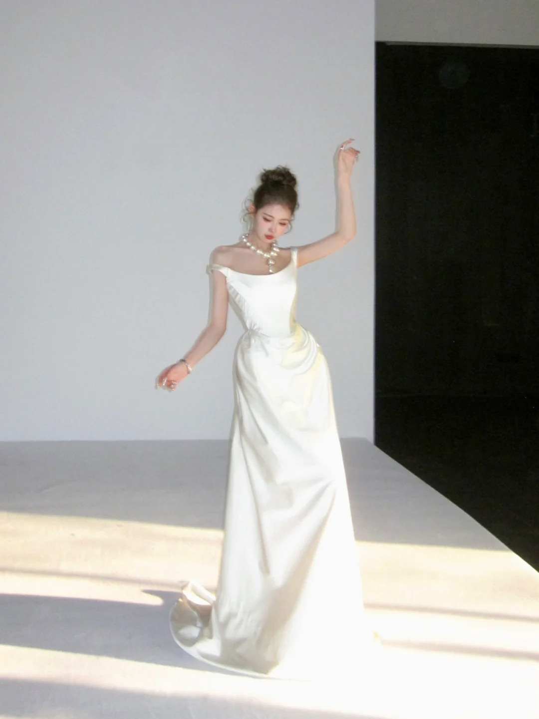 Dreamy Wedding Dress Sheath Off The Shoulder White Satin Summer Long Wedding Dresses Bridal Gowns W0140
