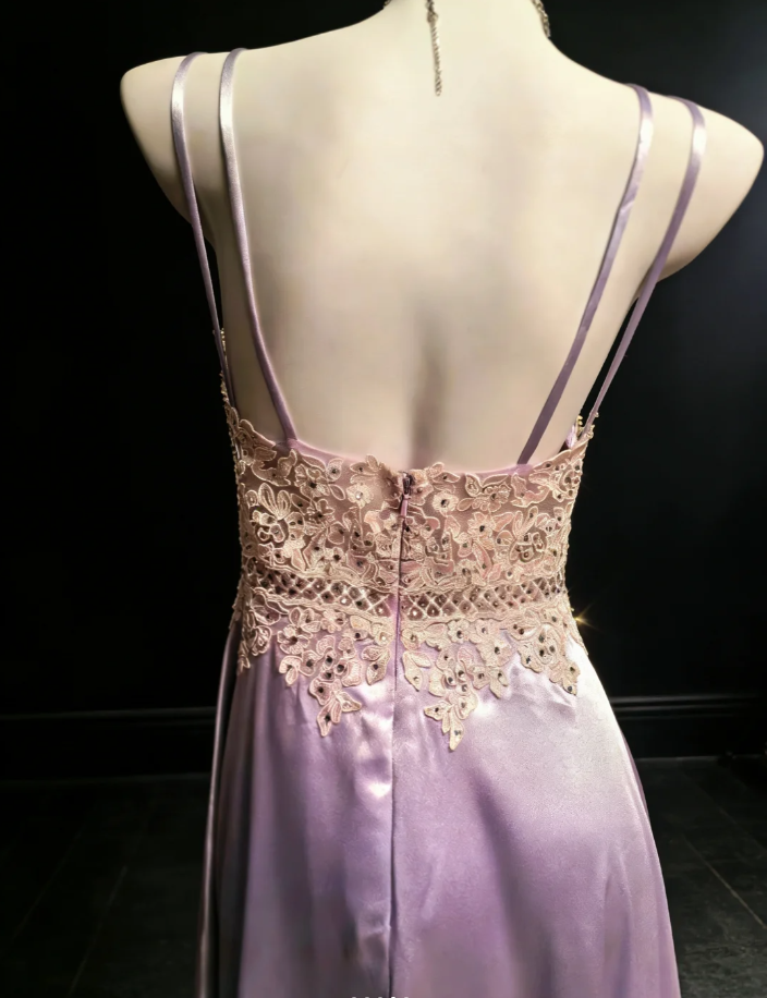 Elegant Spaghetti Straps Lace Appliques Beaded Long Wedding Guest Dress Purple Party Dress Prom Dress SP1587