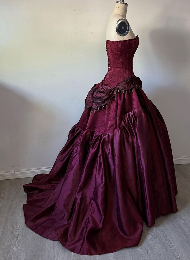 Gorgeous Strapless Ball Gown Burgundy Satin Beaded Long Evening Dress Party Gown