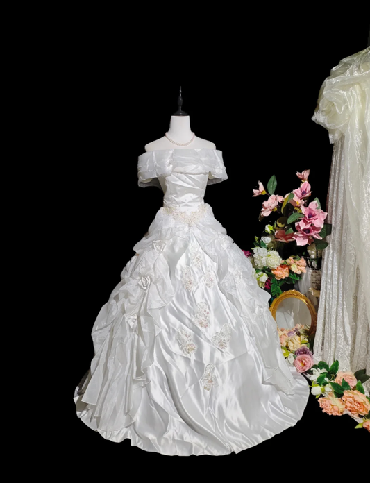 Vintage White Ball Gown Off The Shoulder Satin Pleated Appliques Beaded Birthday Quinceanera Dress